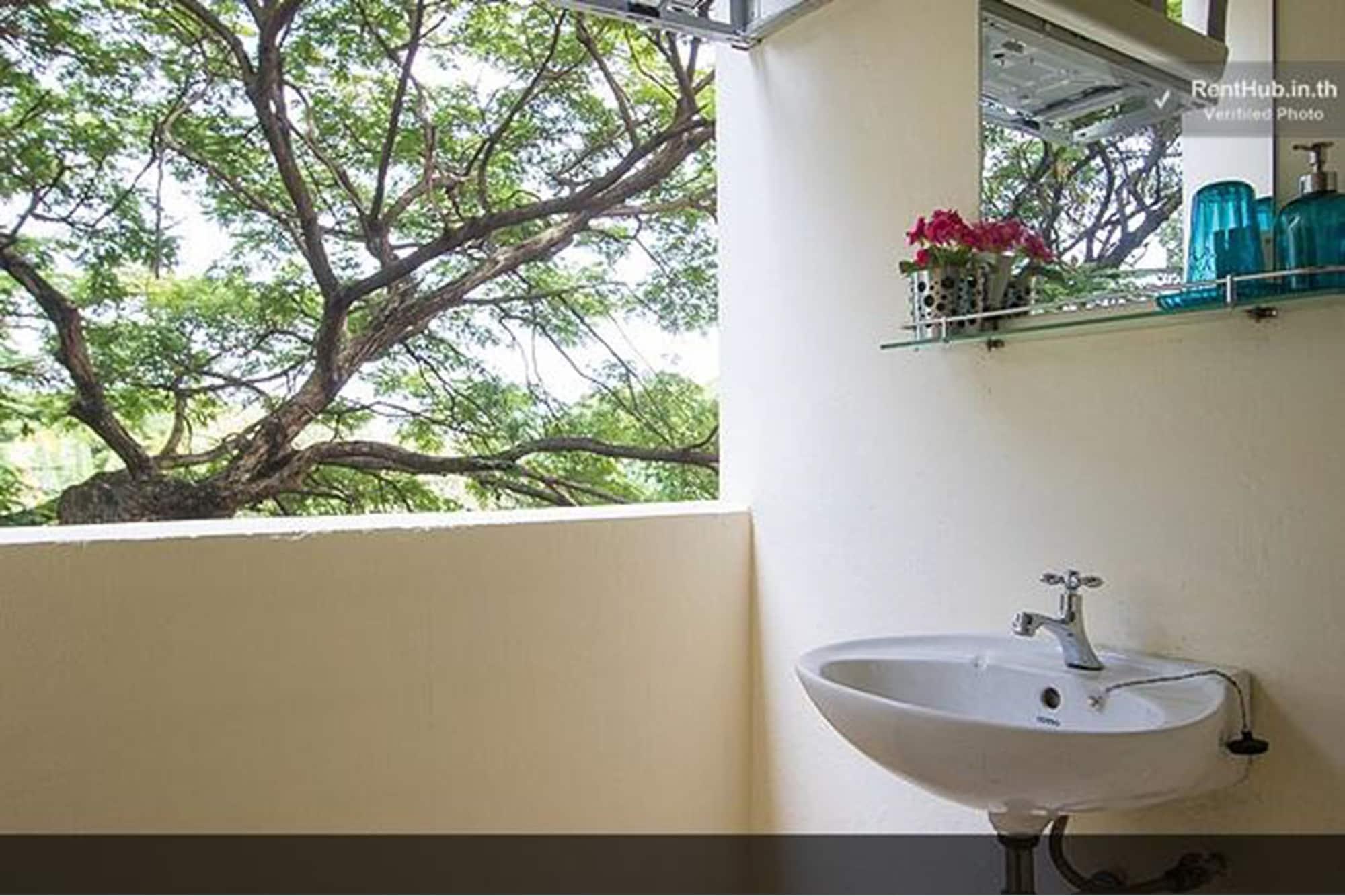 Homeplace Residence Bangkok Exterior photo