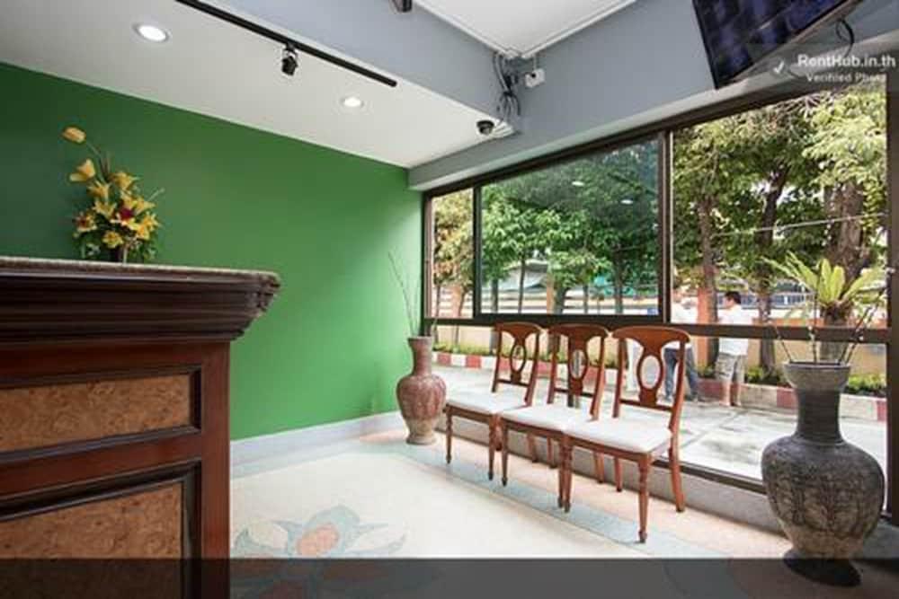 Homeplace Residence Bangkok Exterior photo