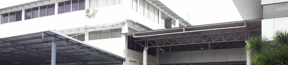 Homeplace Residence Bangkok Exterior photo
